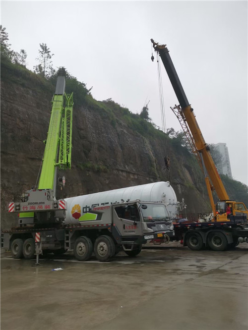 塔河县“不怕风雨冻”—— 吊车的 “恶劣环境适应” 技术